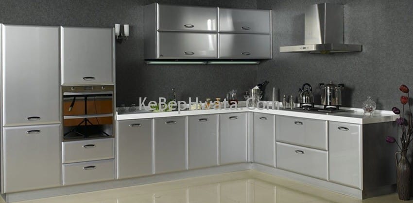 Tủ bếp inox sang trọng và hiện đại.